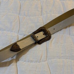 Stylish Silver Belt with Western Ornate Buckle